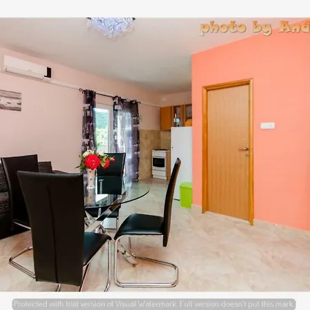 Apartmani Andela Vinisce Exterior photo