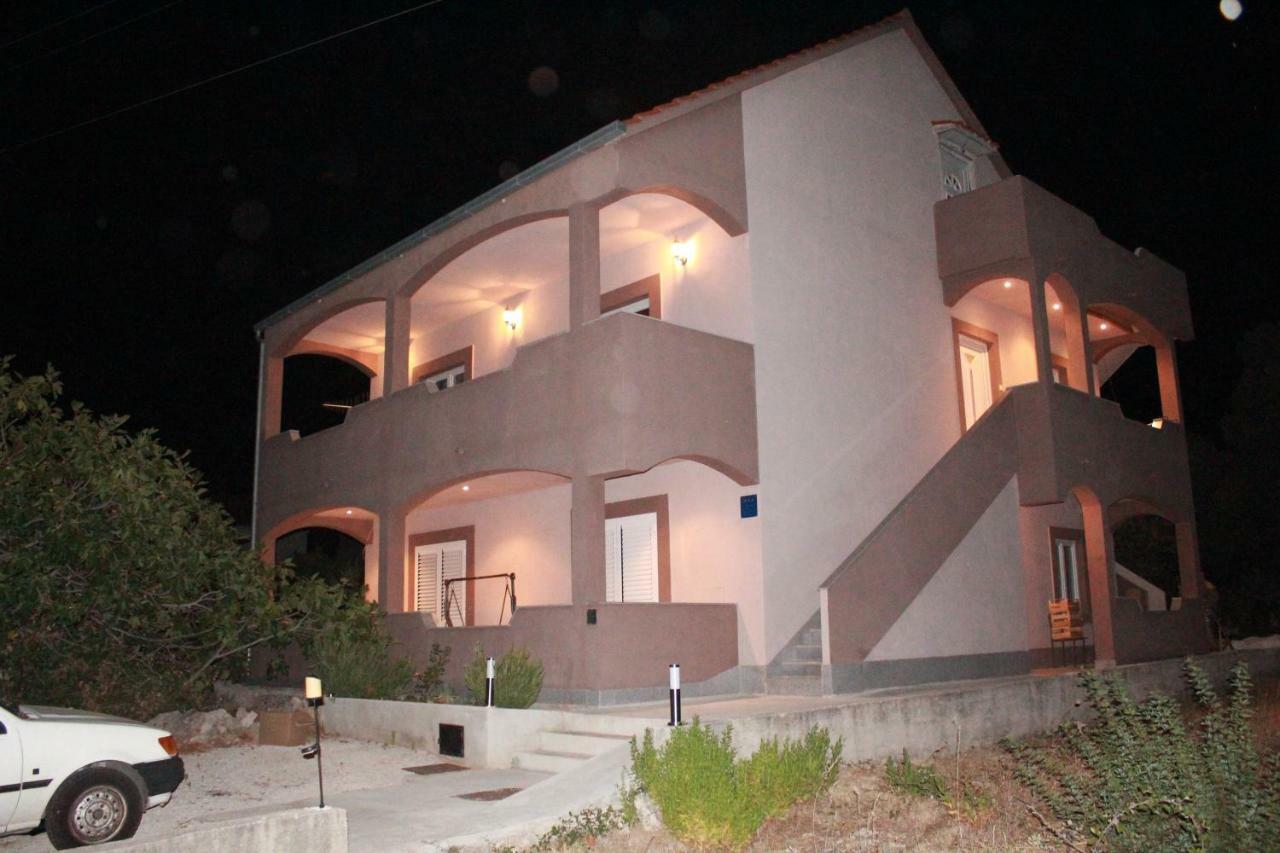 Apartment Andela Vinisce