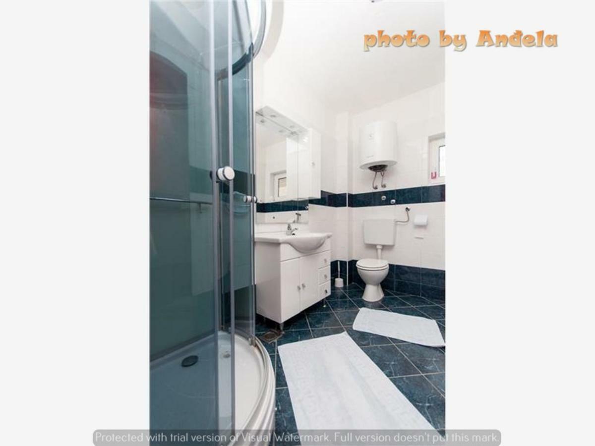 Apartment Andela Vinisce