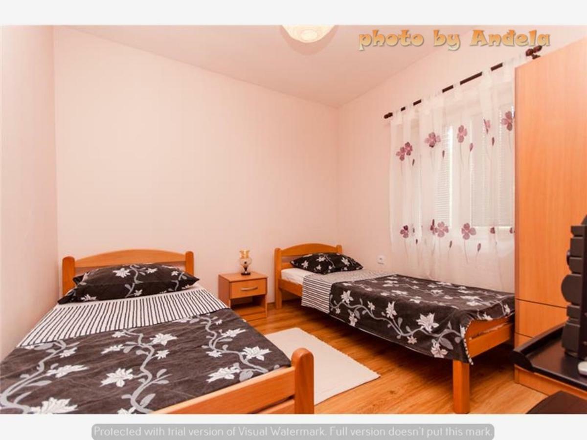 Apartment Andela Vinisce