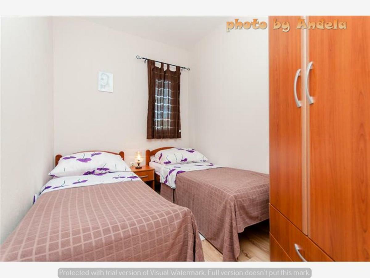 Apartment Andela Vinisce